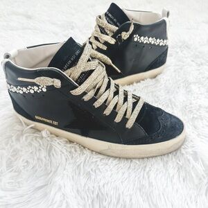 SOLD 🖤Neiman Marcus Pearl Midstar 39🖤